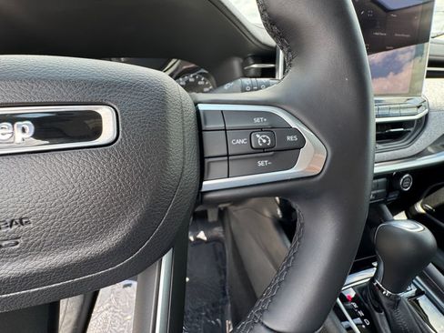 Used 2022 Jeep Compass Latitude w/ Sun and Sound Group AWD/4WD image 23