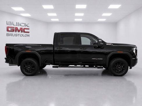 Used 2024 GMC Sierra 2500 AT4 AWD/4WD image 6