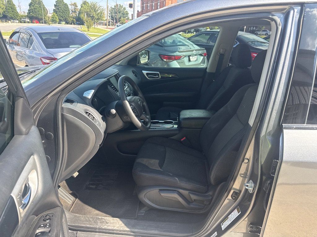 Used 2020 Nissan Pathfinder S FWD image 11