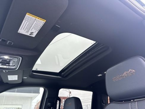 Used 2025 Chevrolet Silverado 3500 High Country w/ Technology Package image 13