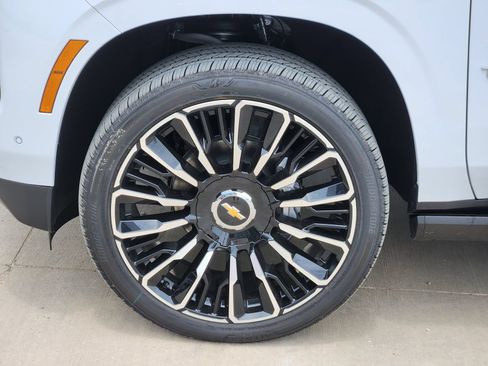 New 2026 Chevrolet Tahoe High Country AWD/4WD image 11