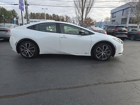 Certified 2024 Toyota Prius XLE image 8