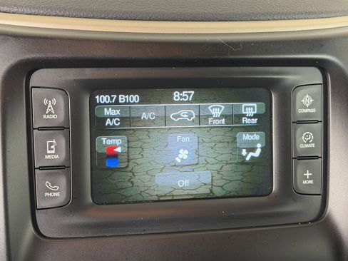 Used 2016 Jeep Cherokee Latitude image 19