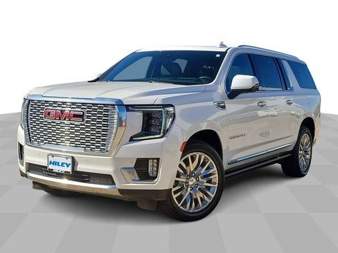 Used 2023 GMC Yukon XL Denali image 4