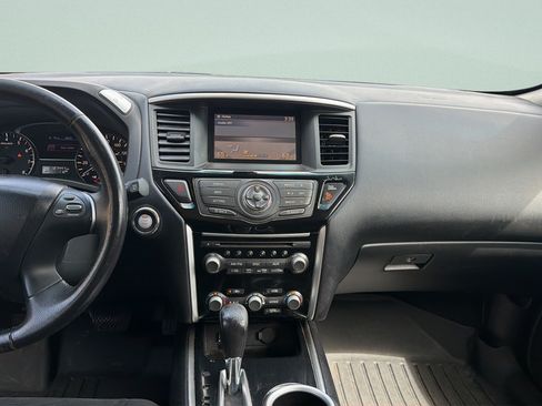 Used 2014 Nissan Pathfinder SV AWD/4WD image 10