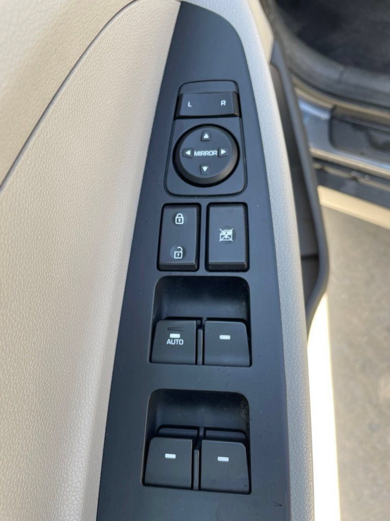Used 2018 Hyundai Tucson SEL FWD image 16