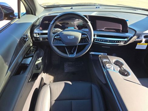 New 2026 Cadillac Lyriq Premium Luxury image 19