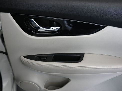 Used 2022 Nissan Rogue Sport SV w/ Technology Package image 33