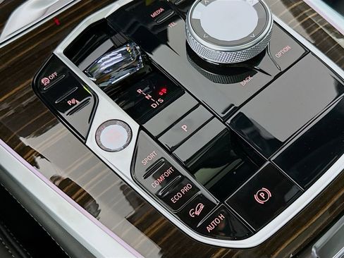 New 2026 BMW X5 xDrive40i w/ Executive Package image 17