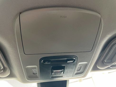 Used 2021 Toyota Camry SE image 35