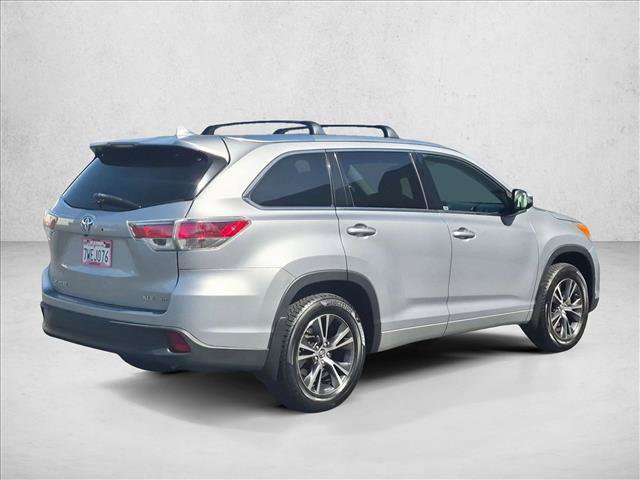 Used 2016 Toyota Highlander XLE AWD/4WD image 5
