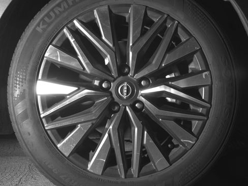 Used 2025 Nissan Altima 2.5 SV image 13