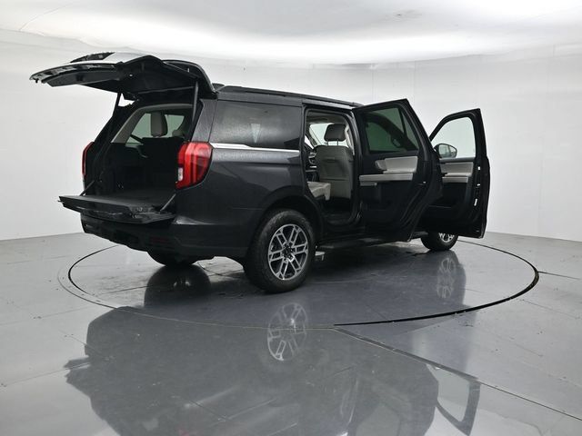 Certified 2025 Ford Expedition Active AWD/4WD image 54