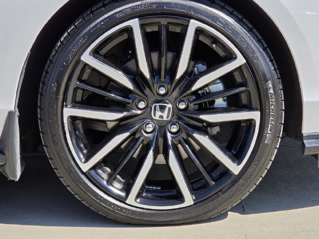 Used 2025 Honda Accord Touring image 11
