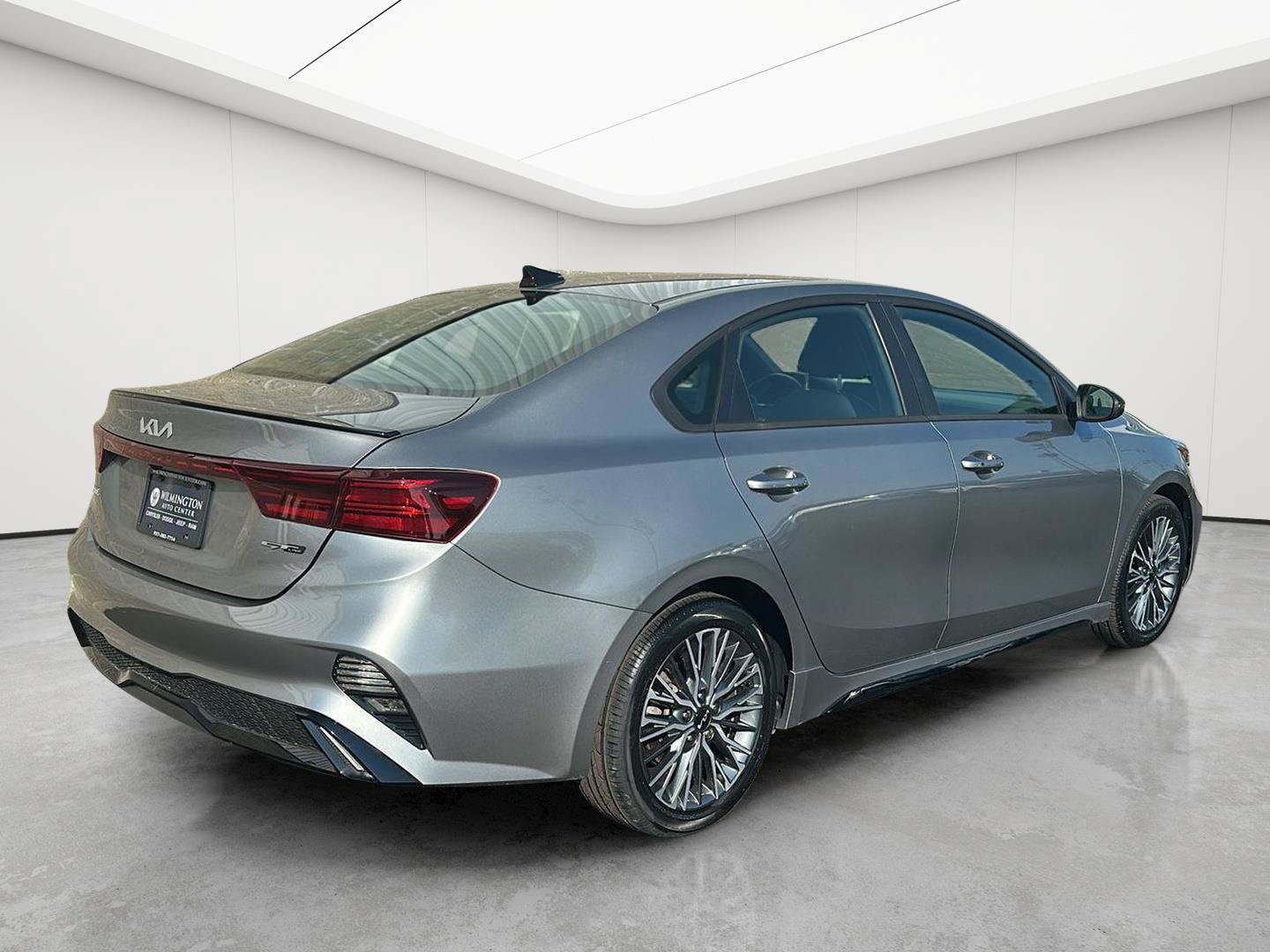 Used 2022 Kia Forte GT-Line w/ GT-Line Premium Package FWD image 3