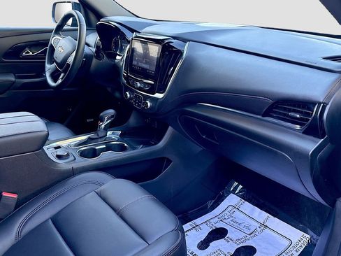 Used 2023 Chevrolet Traverse RS w/ LPO, Floor Liner Package AWD/4WD image 32