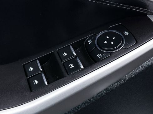 Used 2023 Ford Explorer XLT image 15