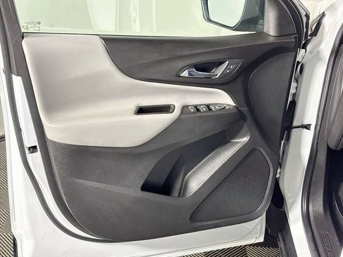 Used 2021 Chevrolet Equinox LS w/ LS Convenience Package AWD/4WD image 10