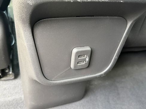 Used 2022 Chevrolet Equinox LT FWD image 32
