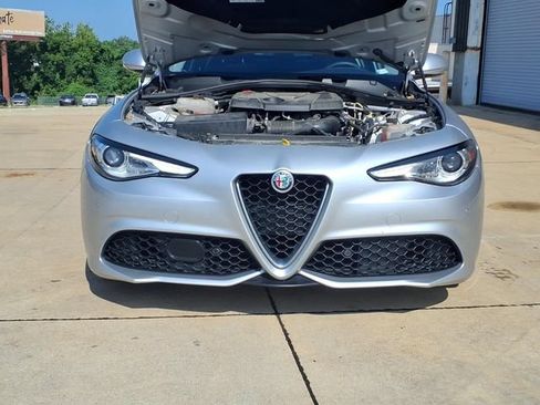 Used 2018 Alfa Romeo Giulia Ti Sport w/ Quick Order Package 22S Sport AWD/4WD image 24