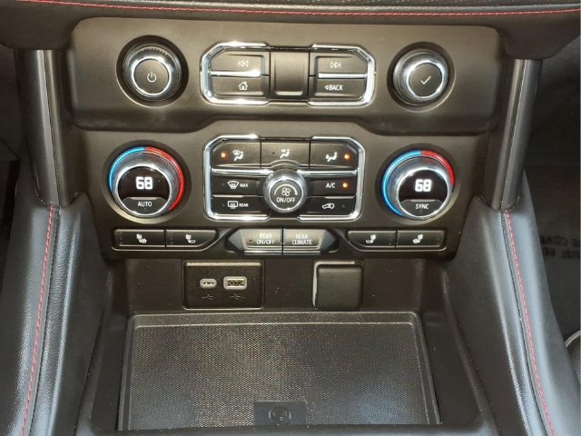 Used 2024 Chevrolet Suburban RST w/ Luxury Package AWD/4WD image 20