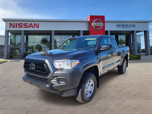 Used 2022 Toyota Tacoma SR image 10