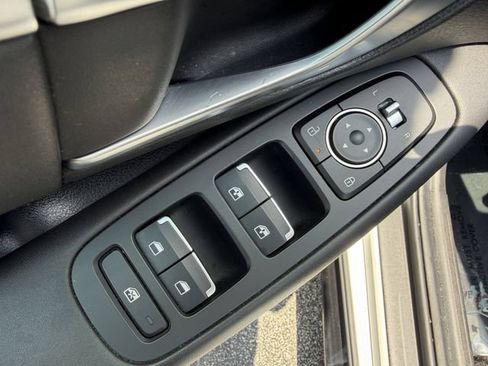 Used 2025 Hyundai Sonata SEL FWD image 12