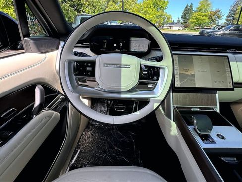 New 2026 Land Rover Range Rover Long Wheelbase SE AWD/4WD image 15