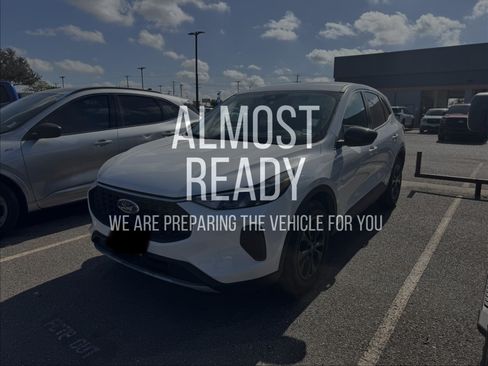 Used 2024 Ford Escape Active FWD image 2