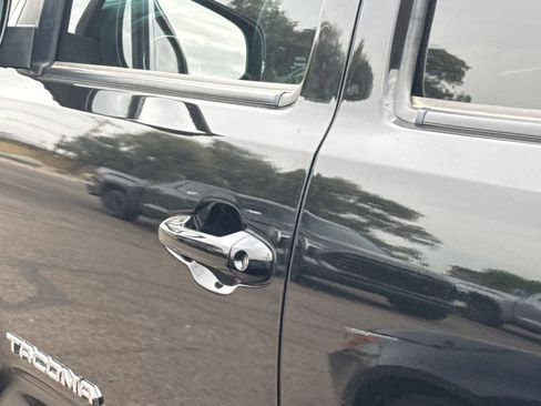 Certified 2023 Toyota Tacoma TRD Off-Road image 16