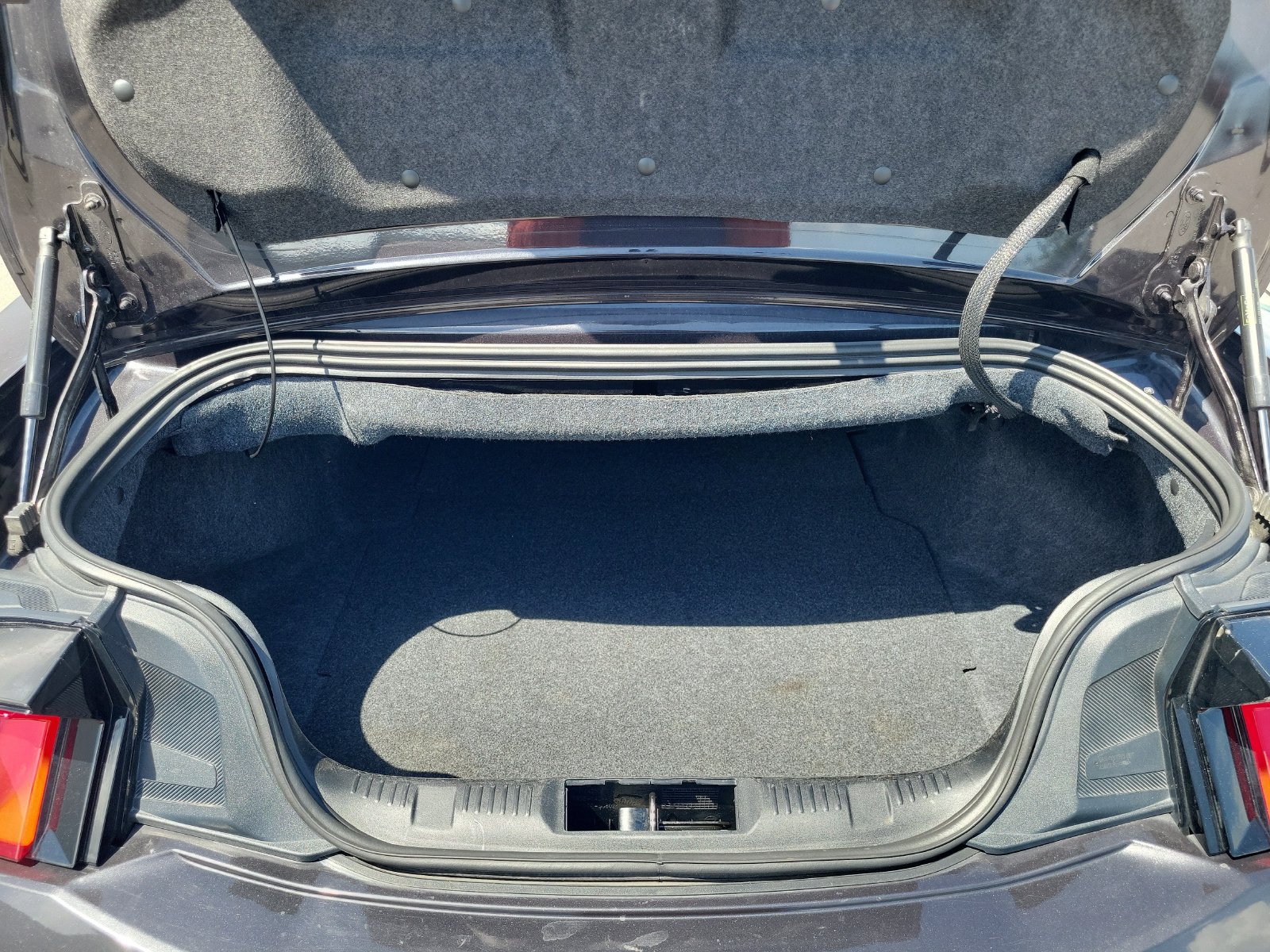 Used 2024 Ford Mustang Premium RWD image 10