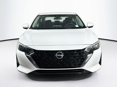 Used 2024 Nissan Sentra SV FWD image 2