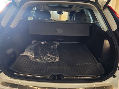 Certified 2023 Volvo XC60 B5 Plus w/ Climate Package AWD/4WD image 7