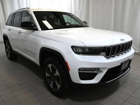 Used 2023 Jeep Grand Cherokee 4WD 4xe image 15