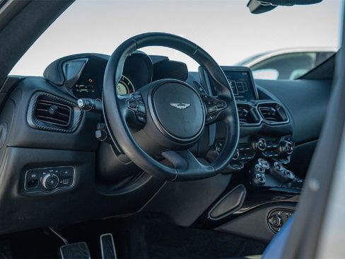 Used 2020 Aston Martin V8 Vantage Coupe image 14