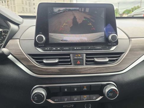 Used 2023 Nissan Altima 2.5 SV FWD image 26