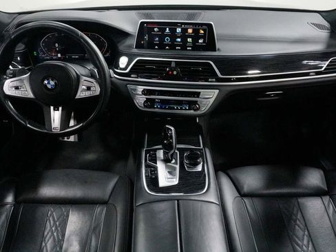Used 2022 BMW 750i xDrive w/ Executive Package AWD/4WD image 41