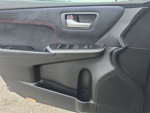 Used 2017 Toyota Camry XSE image 23