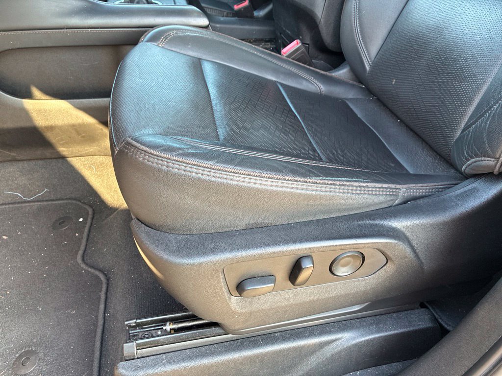 Used 2021 Chevrolet Suburban High Country RWD image 36