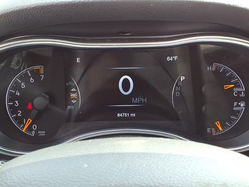 Used 2022 Jeep Grand Cherokee Limited image 34