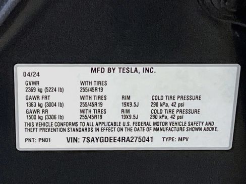 Used 2024 Tesla Model Y Long Range AWD/4WD image 30