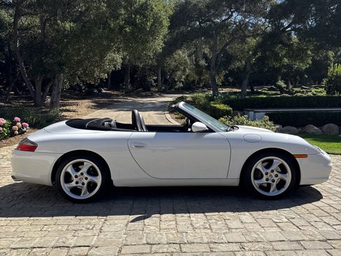 Used 2002 Porsche 911 Cabriolet image 10