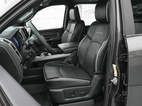 Used 2025 RAM 2500 Laramie AWD/4WD image 12