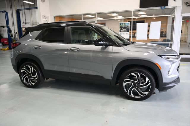 New 2026 Chevrolet TrailBlazer RS w/ Driver Confidence Package FWD image 4