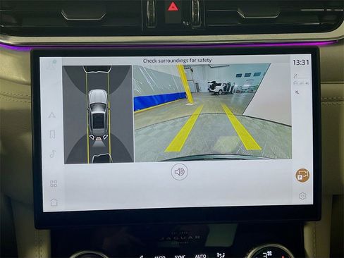 Used 2025 Jaguar F-PACE R-Dynamic S image 14