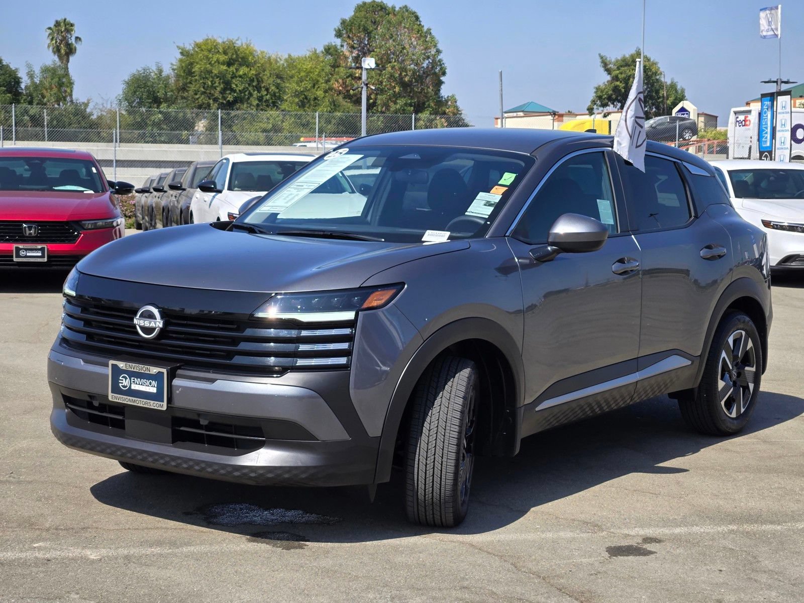 Used 2025 Nissan Kicks SV AWD/4WD image 3