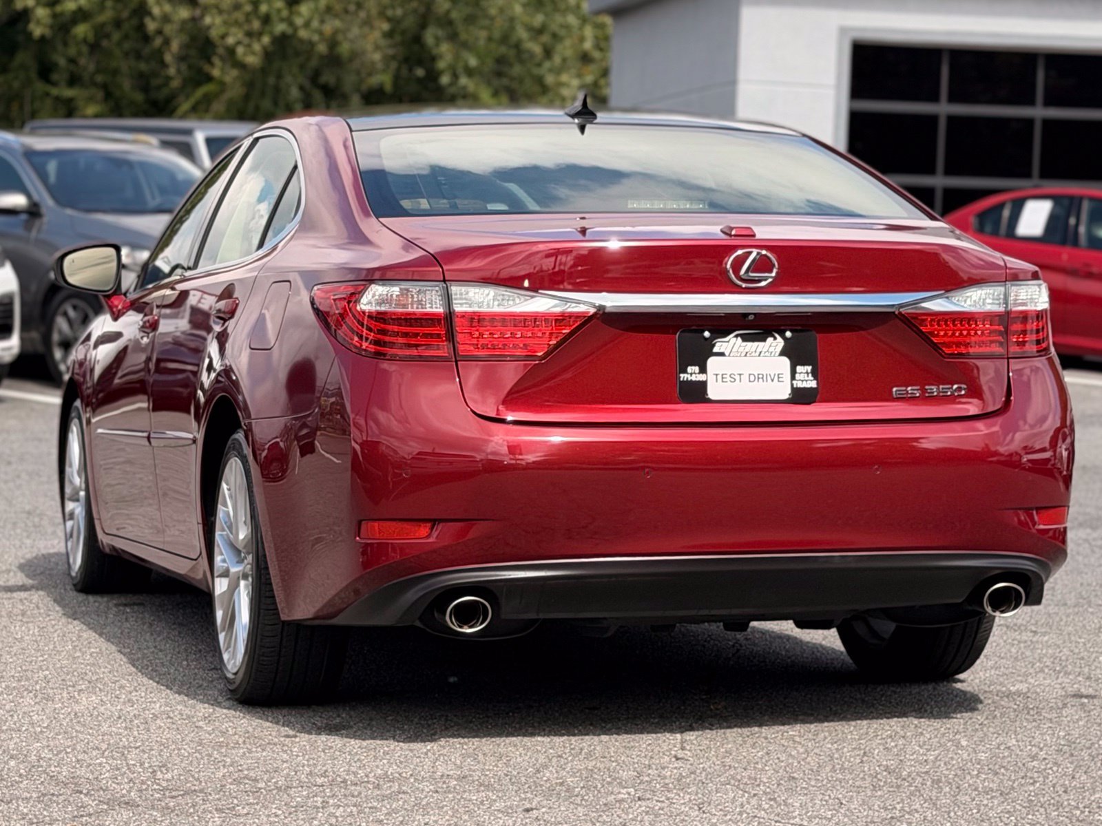 Used 2015 Lexus ES 350 w/ Ultra Luxury Package FWD image 3