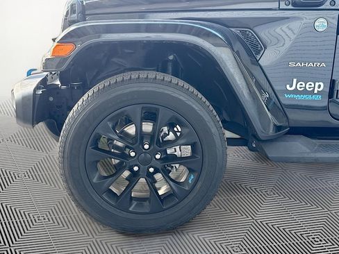 Used 2022 Jeep Wrangler Unlimited Sahara w/ Cold Weather Group AWD/4WD image 36