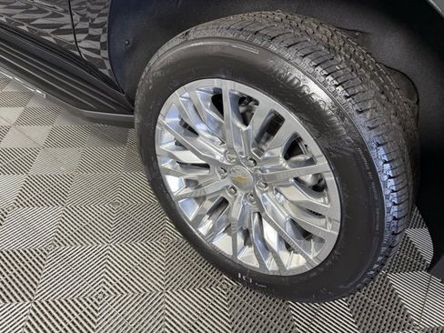 New 2025 Chevrolet Suburban Premier w/ Sun And Tow Package image 10