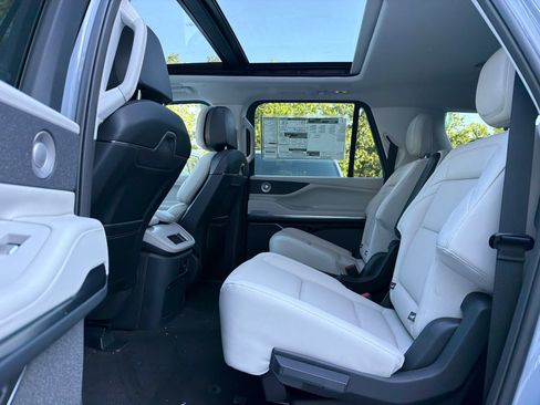 New 2026 Lincoln Navigator L Reserve AWD/4WD image 20